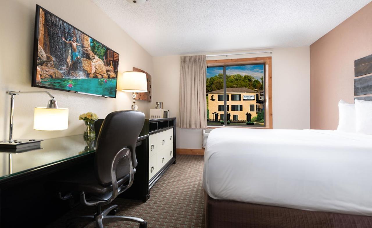 The Vue Boutique Hotel & Boathouse Wisconsin Dells Exterior photo