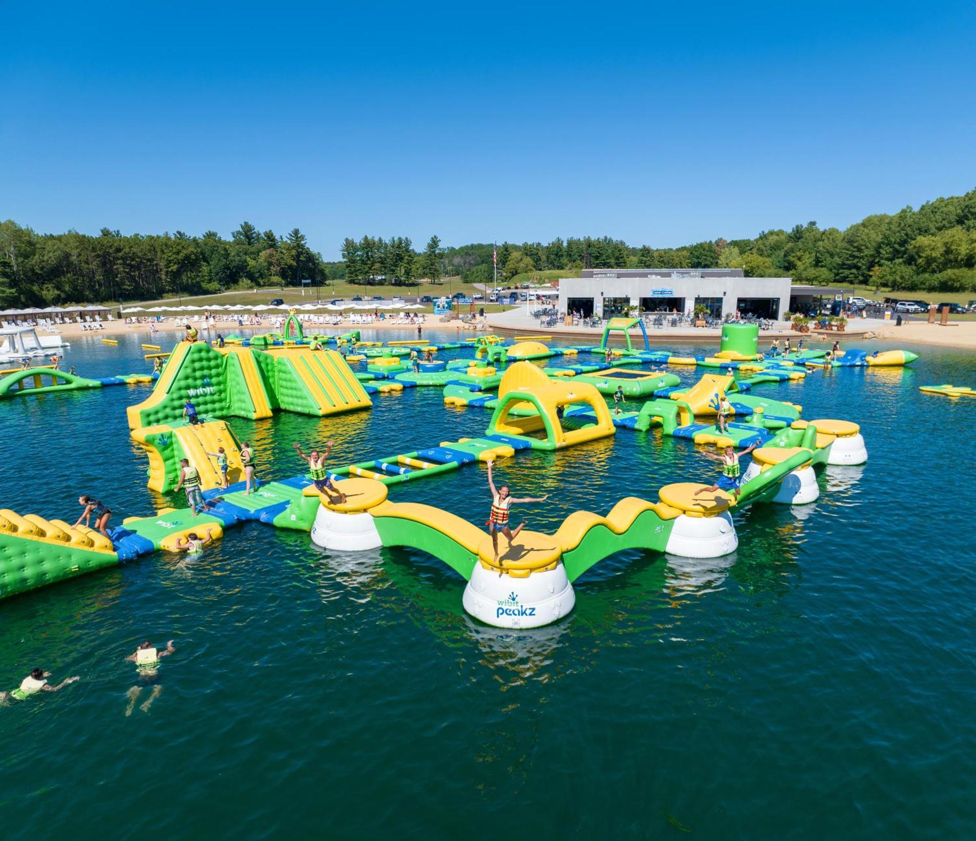 The Vue Boutique Hotel & Boathouse Wisconsin Dells Exterior photo