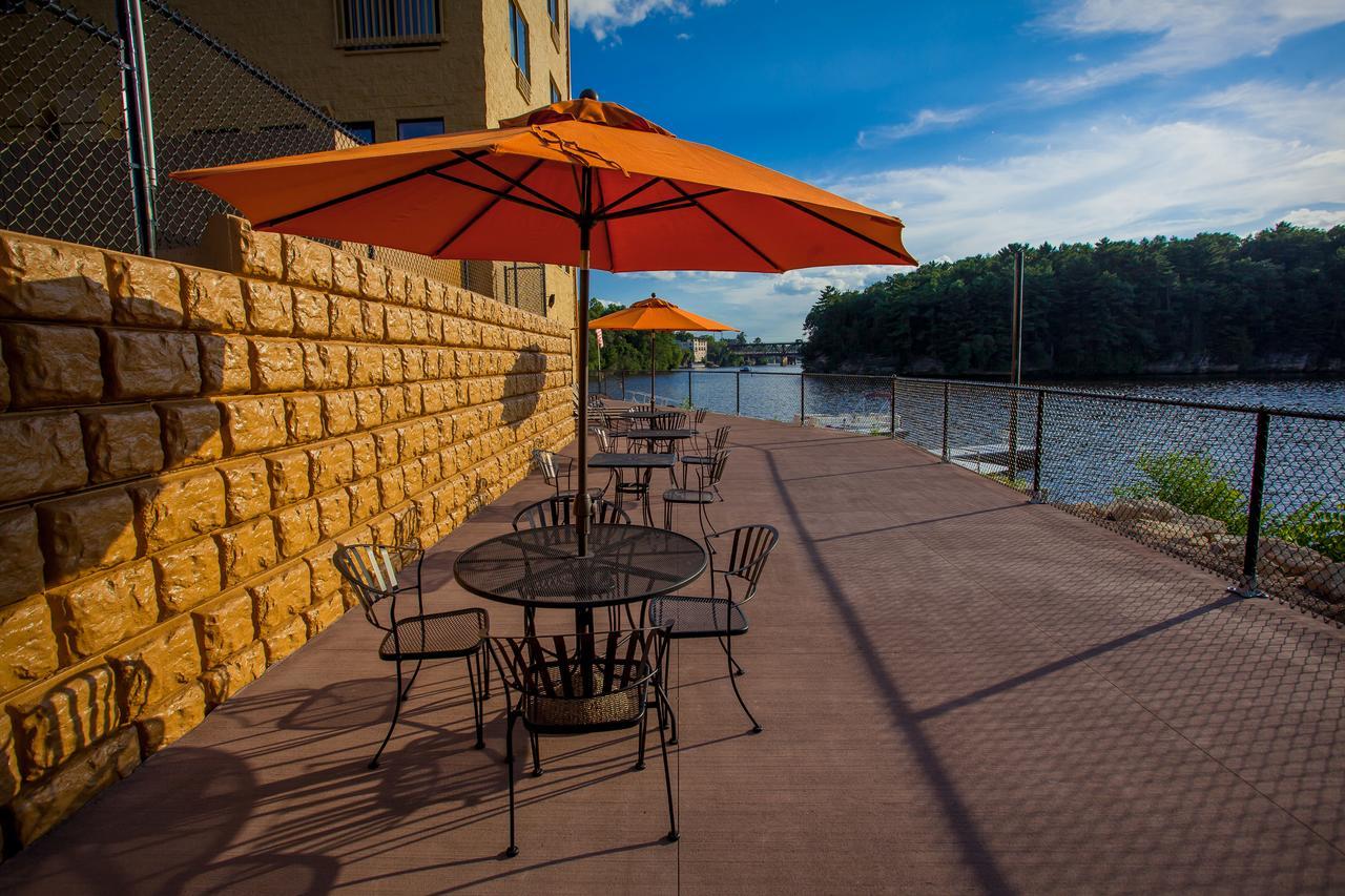 The Vue Boutique Hotel & Boathouse Wisconsin Dells Exterior photo