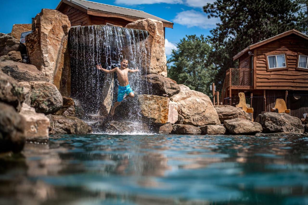 The Vue Boutique Hotel & Boathouse Wisconsin Dells Exterior photo